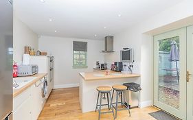 The Gate House - 3 Bed & Parking