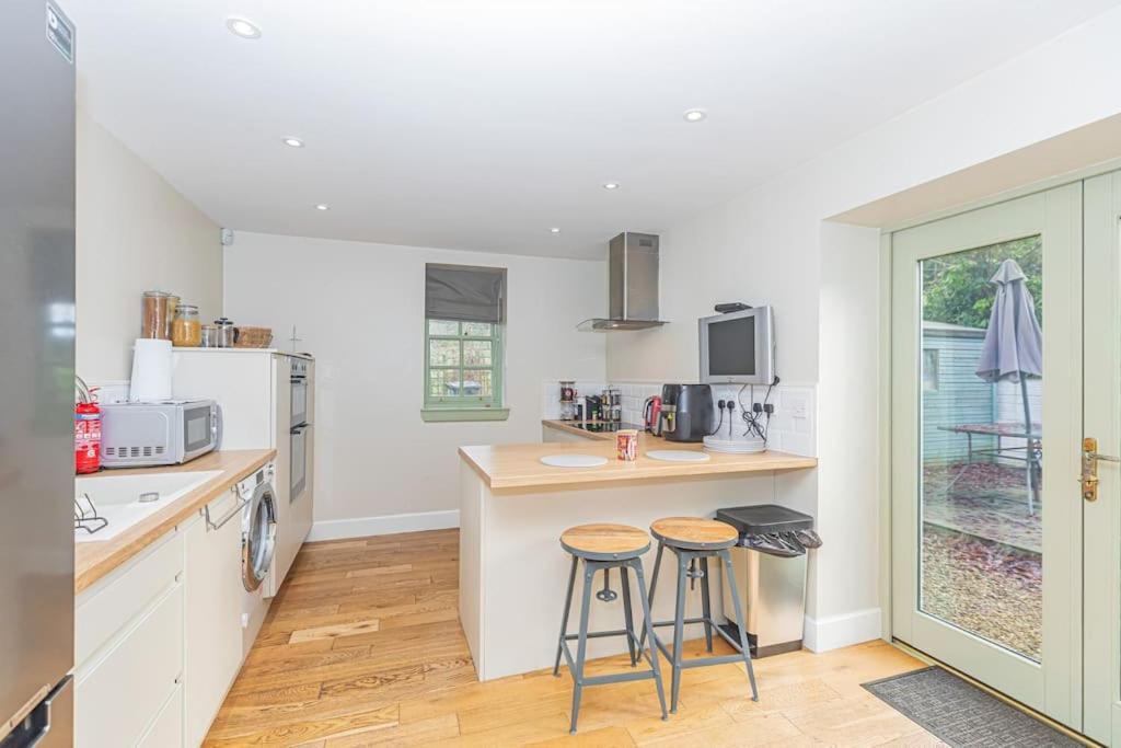 The Gate House - 3 Bed & Parking Villa EDI Exterior photo